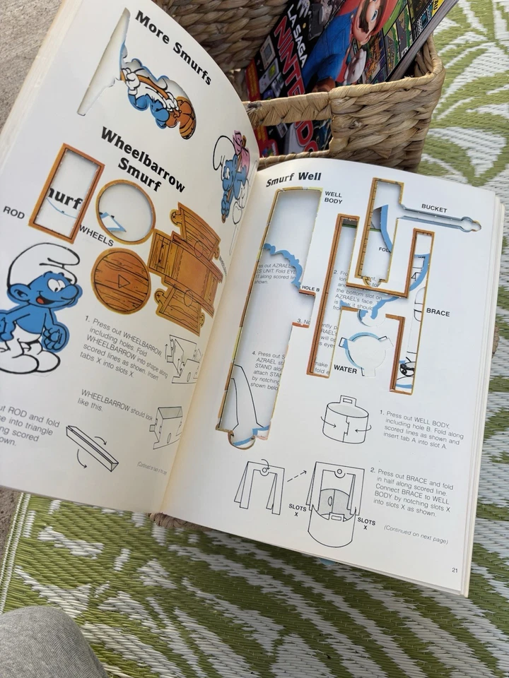 RARE Vintage Smurfs 1982 Random House A Smurf Village Punch-Out Book by Peyo S1 Foto 4 de 4