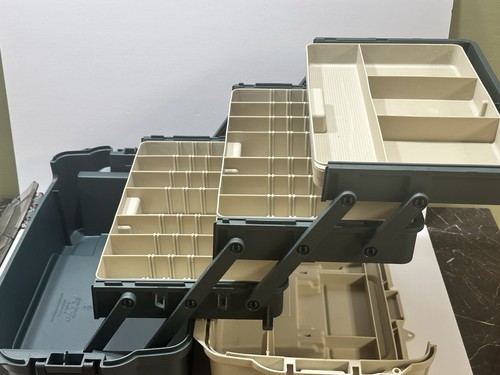 PLANO 723300 Tackle Systems Hybrid Hip 3 Tray Box With Tackle Yum Dinger /Frogs - 第 5/5 張圖片