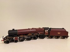Hornby “THE ROYAL TRAIN” Box Set-DCC-Fitted Locomotive (Address 6) AS NEW/Boxed