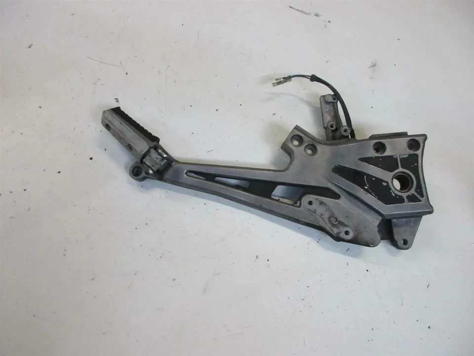 O3. Soporte de reposapiés para Kawasaki GPZ 900 R ZX 900 A Ninja, con reposapiés - Imagen 2 de 3