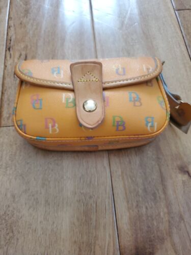 dooney and bourke rare Clutch Multicolor WALLET WO