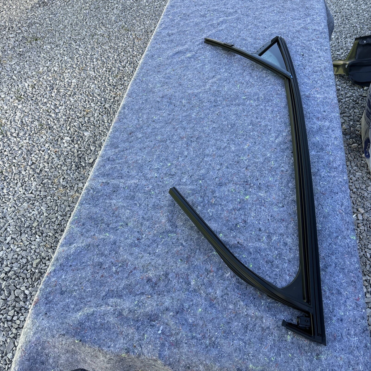 Genuine GM Front Driver Side Door Window Weatherstrip 84997314 | eBay