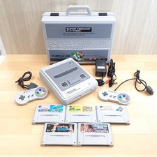 Japanese Super Famicom Mario World with storage case, console  5 games tested