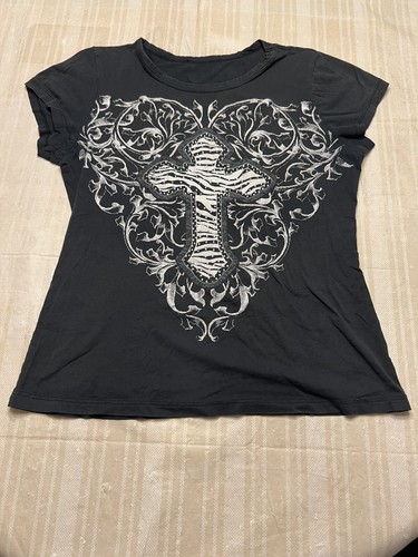 T-shirt donna media grungy croce logo grafico stampa zebrata nera manica corta - Foto 2 di 12