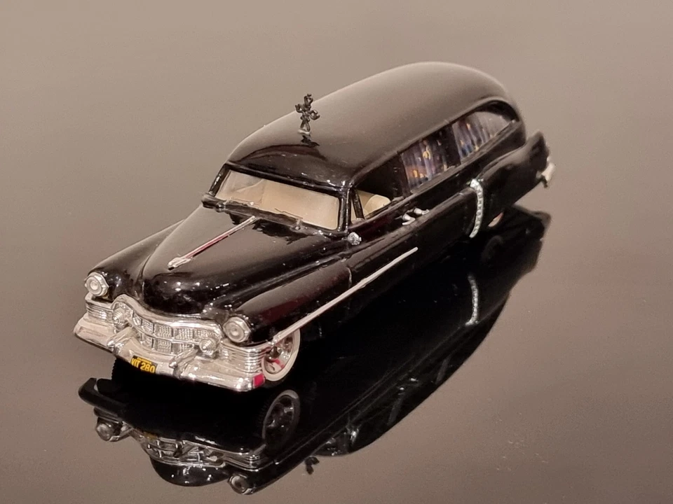 1951 Cadillac Hearse by Sayers Scoville Superior 1/43 Corbillard Leichenwagen - Image 2 of 4