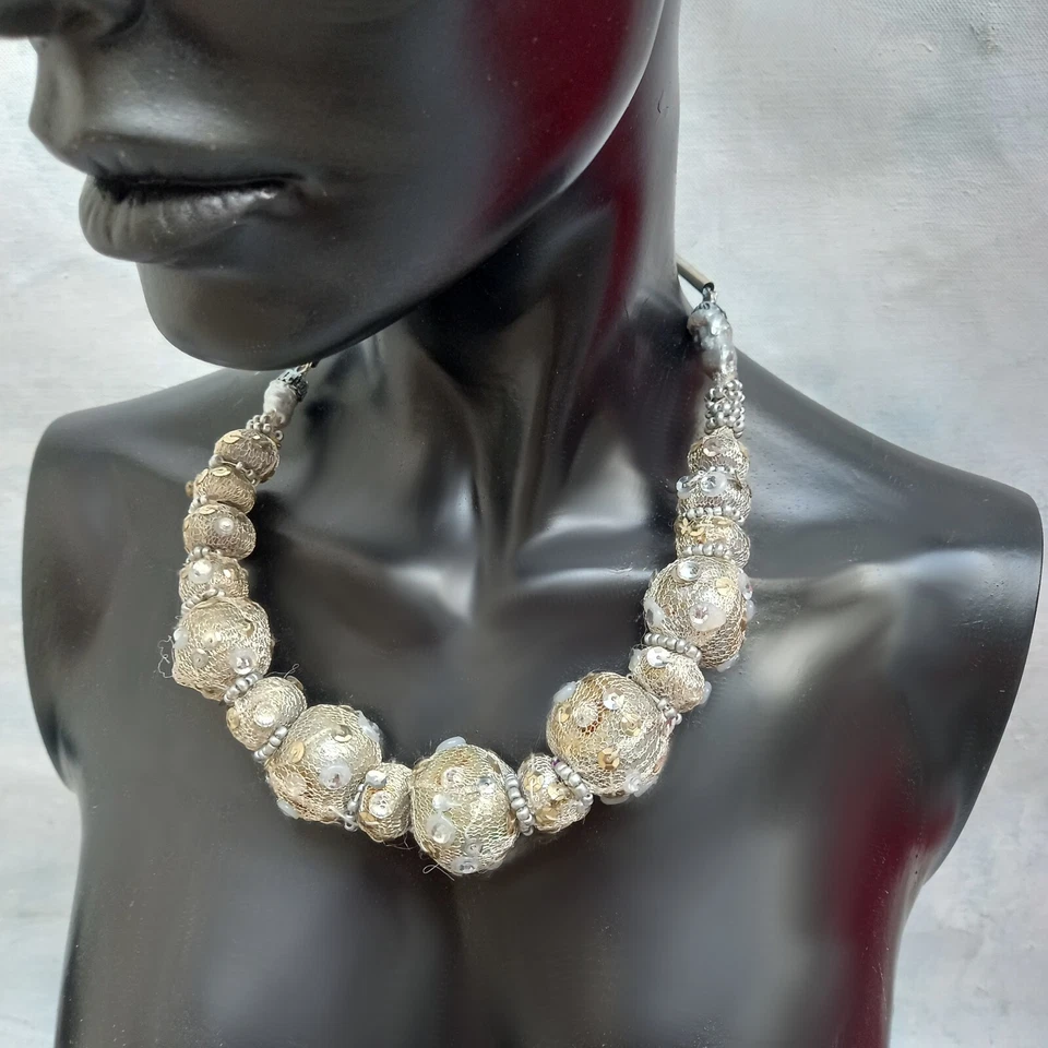 collana girocollo gioielli minimal design perline perle pietre bigiotteria donna - Immagine 3 di 4