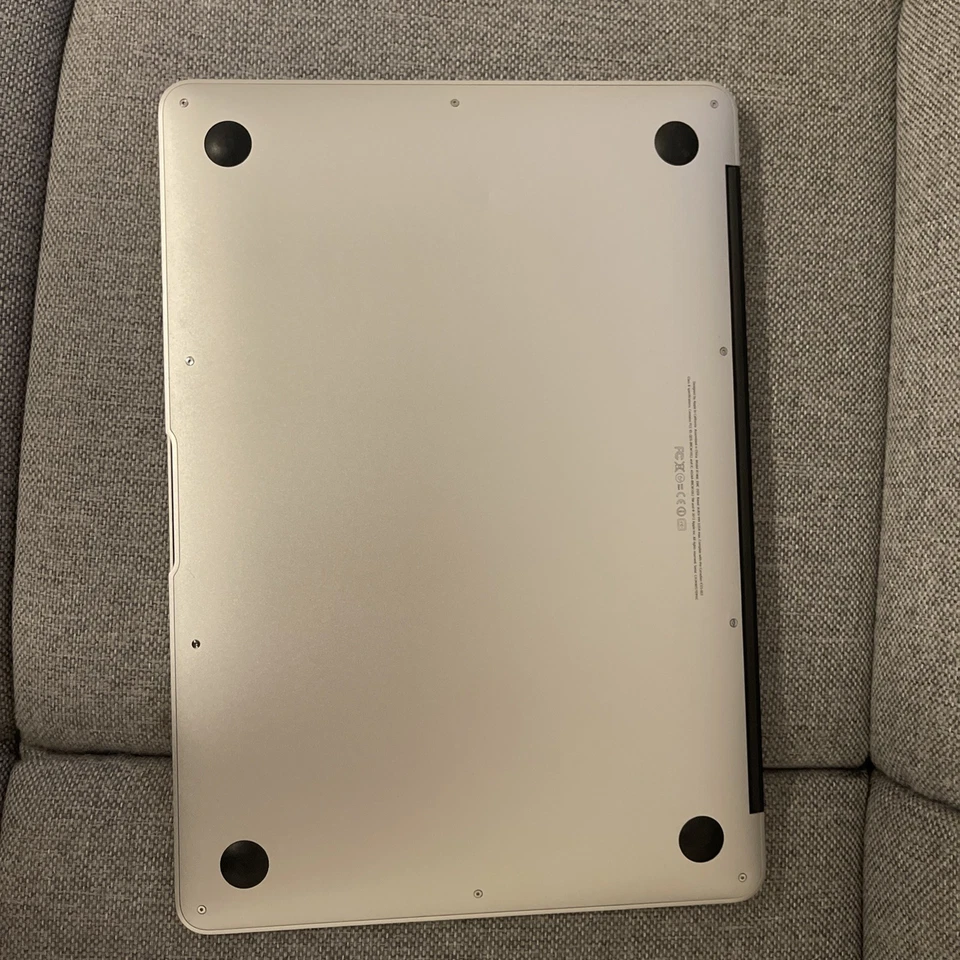 Apple MacBook Air 13 (Mid 2012) – Intel Core i5, 4 GB RAM, 128 GB SSD - A1466 - Bild 4 von 4