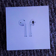 Apple AirPods w/ Charging Case White Bluetooth Wireless Earbuds Built-In Mic