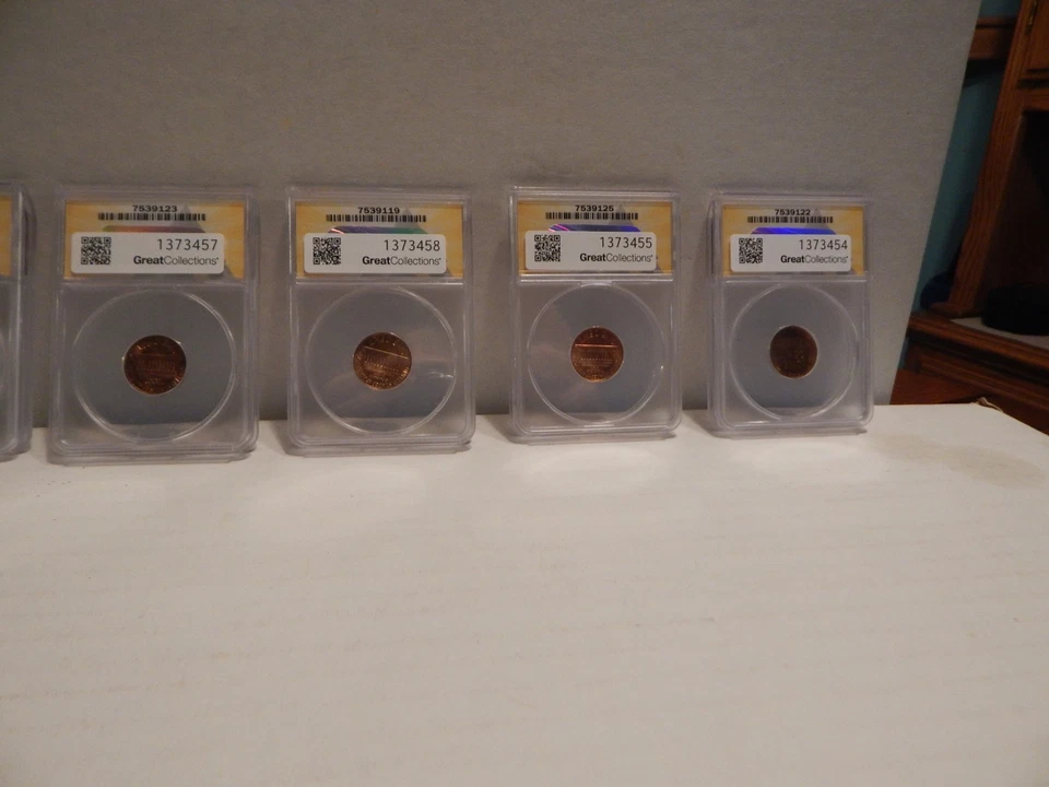 LINCOLN PENNIES , GRADED,-- 1959 ,1955s ,-1969s -1963 ,- 1998 - Image 4 of 4