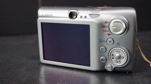 Canon Digital IXUS 970 IS 10.0MP Digital Camera - Silver - Picture 5 of 9