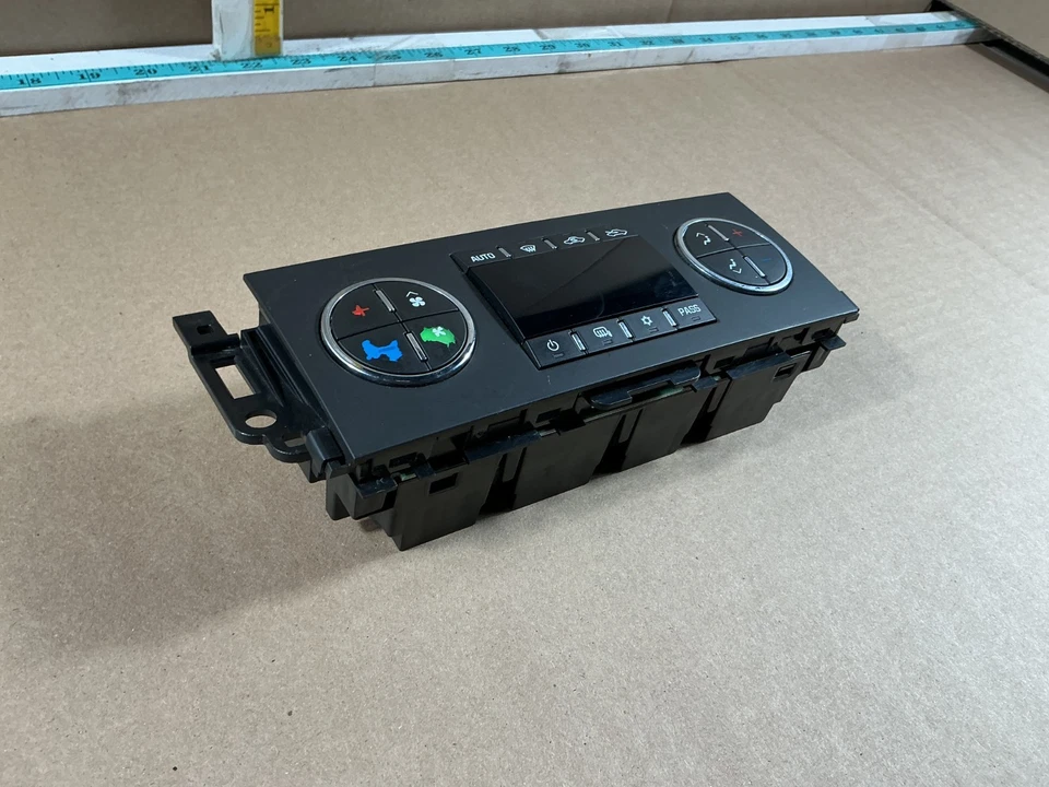 2008-2011 Chevrolet Silverado 2500 AC Heater Temperature Climate Control OEM - Image 4 of 4