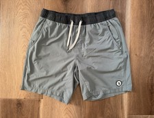 Vuori Kore Shorts Mens Large L Stretch Pockets Performance Lined 7.5  - Green