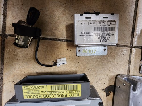 1999 2000 2001 2002 2003 JAGUAR XJ8 VANDEN PLAS CLUSTER ECM BCM IGNITION KEY 80K - Picture 3 of 5