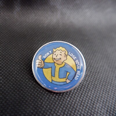 Fallout 4 76 Vault Boy Gaming Enamel Pin Brooch Button Novelty + Free Gift Bag
