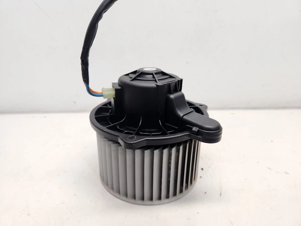 2007-10 Kia Optima EX Front Blower Motor - Image 2 of 4