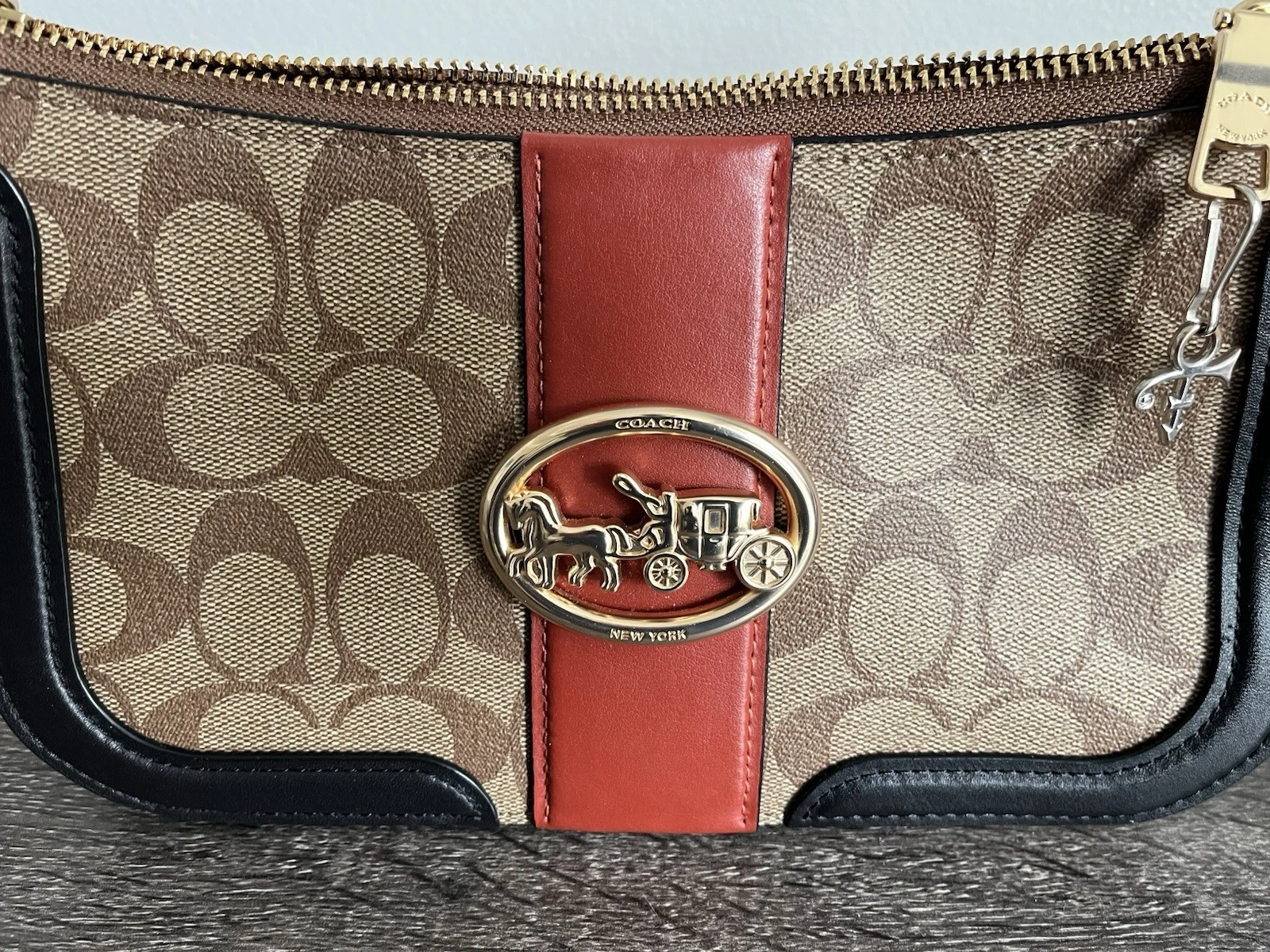 Coach Georgie Baguette in tela firmata colorblock tracolla cachi 5498