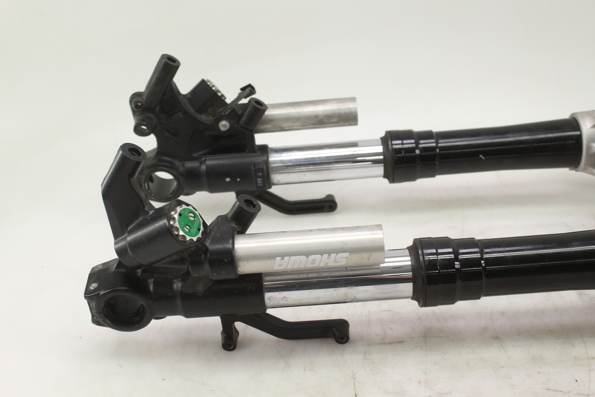 3点 18-20 Kawasaki Ninja ZX10r Front Forks With Lower Triple