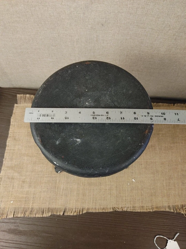 Antiguo taburete de ordeño de lácteos de hierro fundido de metal de principios de 1900 estrella cortado primitivo Foto 3 de 4