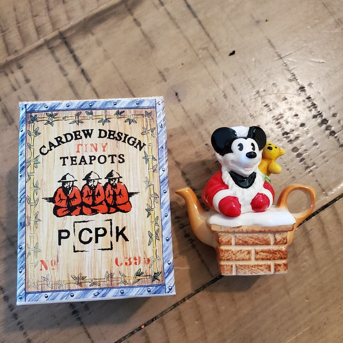 Disney - ティーポット　ディズニー　ミッキー　カーデュー　CARDEW CARDEW DESIGN DISNEY TINY TEAPOTS MICKEY MOUSE CHRISTMAS