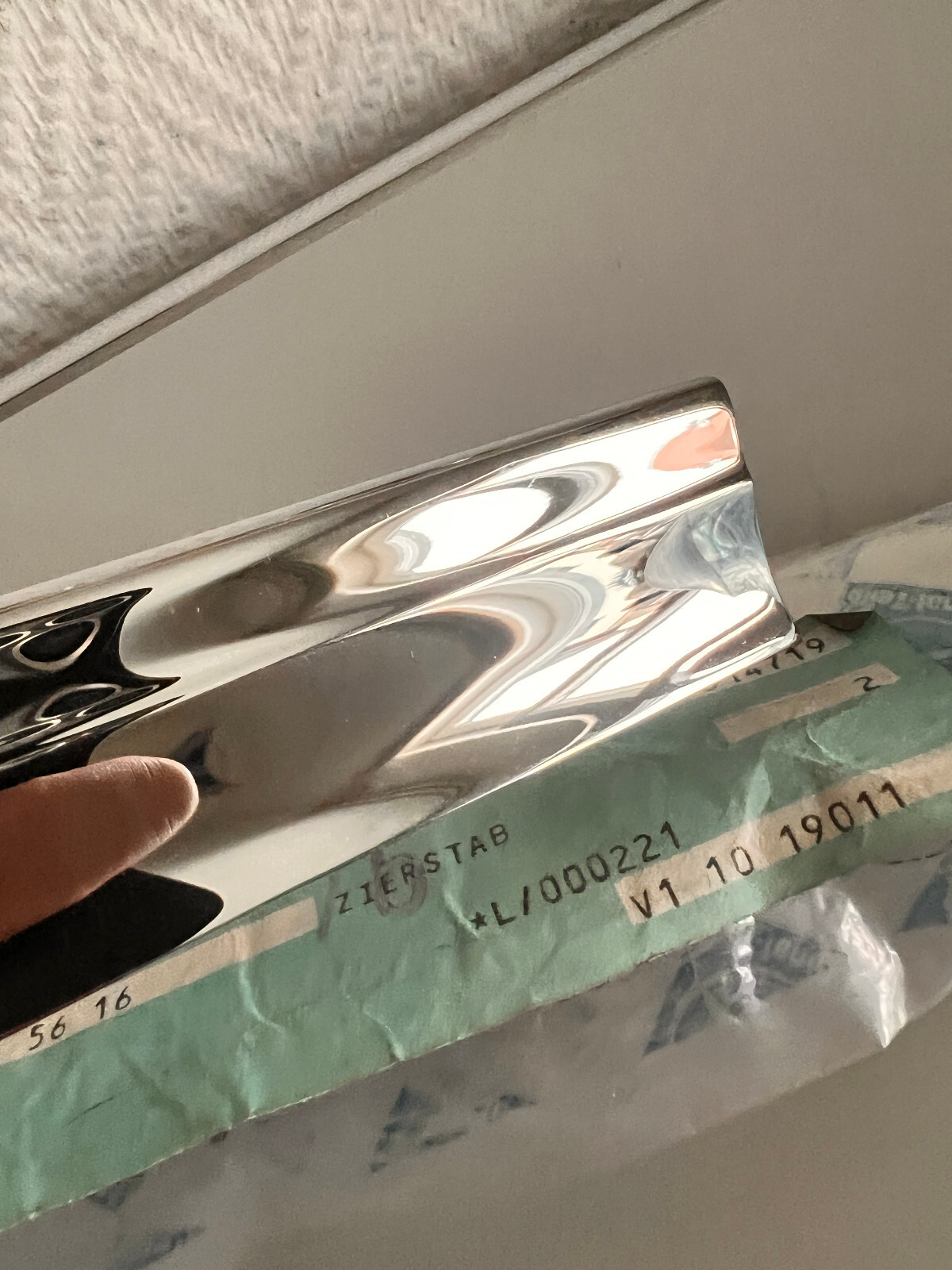 NEU NOS Mercedes W111 W112 Cpe Cab Zierstab Zierrahmen L+R 