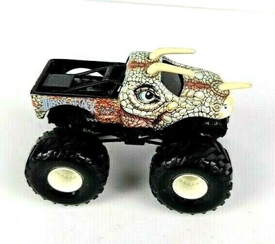 Hot Wheels Monster Jam Jurassic Attack Truck Triceratops 1 ...