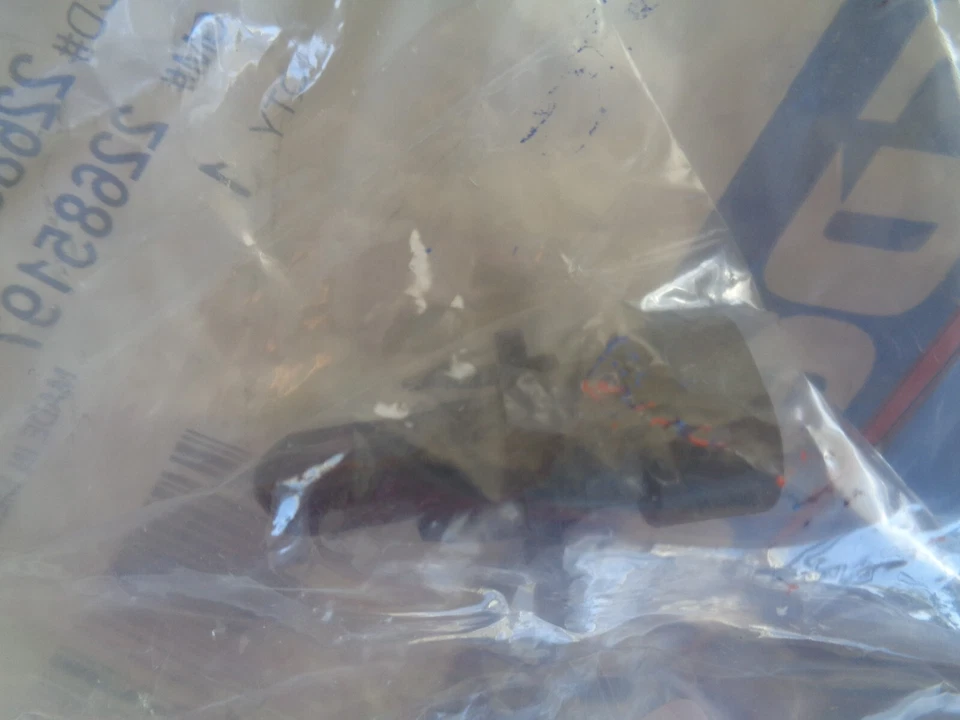 GM 22685197 2002 2003 SATURN L100-L300 LW200-LW300 SENSOR DE TEMPERATURA NÚCLEO RADIADOR NUEVO Foto 4 de 4