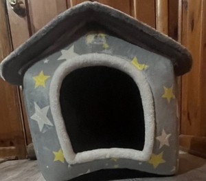 Adorable Starry Plush Dog House Cave Bed - Medium Size, Gently Used