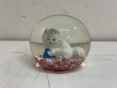 Vtg Joe St Clair Sulphide Art Glass Paperweight White Persian Cat on Pink Bed