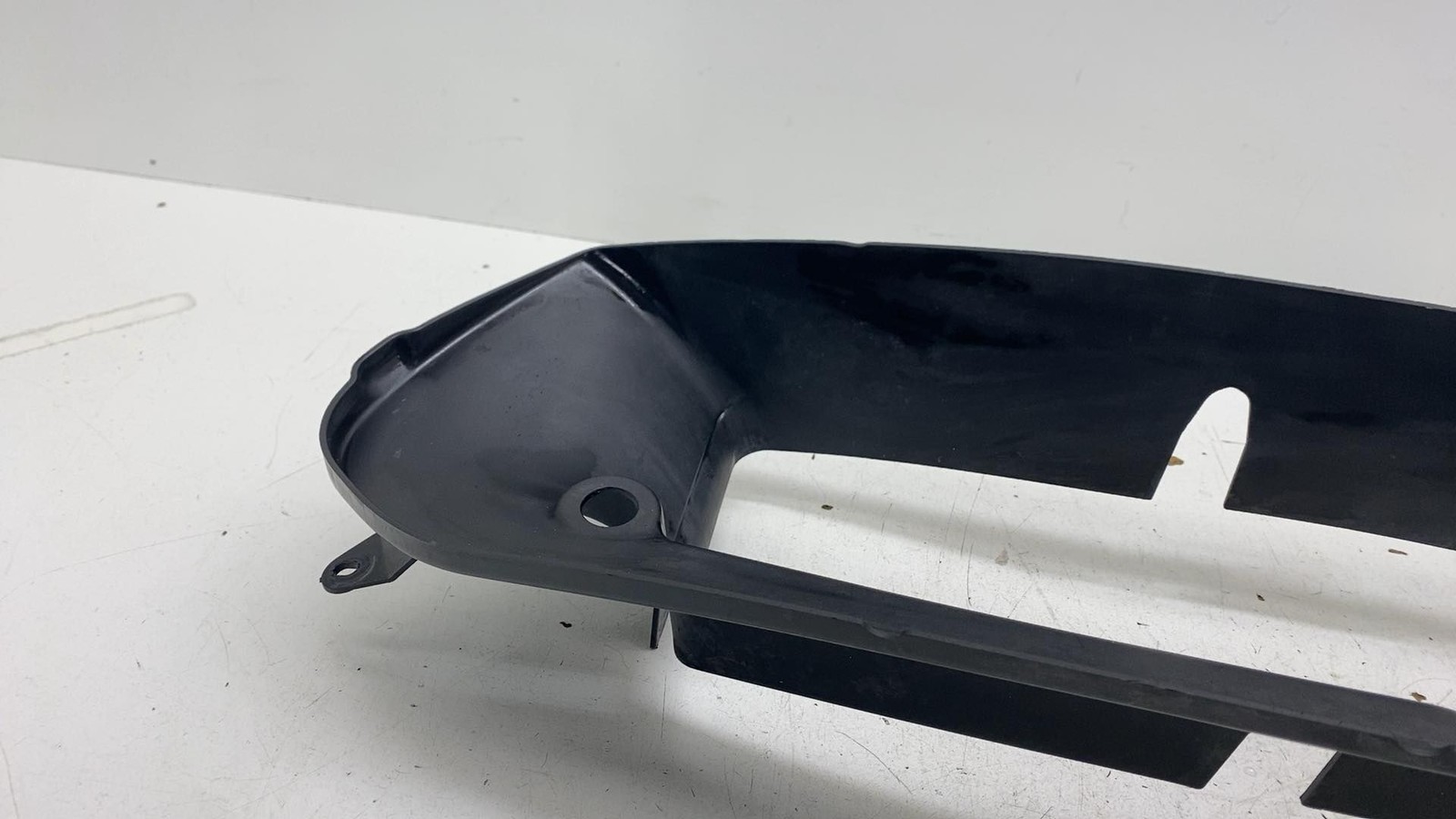 ⭕ 2019-2020 Maserati Ghibli 3.0L V6 Front Center Radiator Bumper Air Duct Panel
