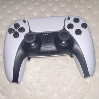 PlayStation 5 Controller auf Scuf umgebaut 