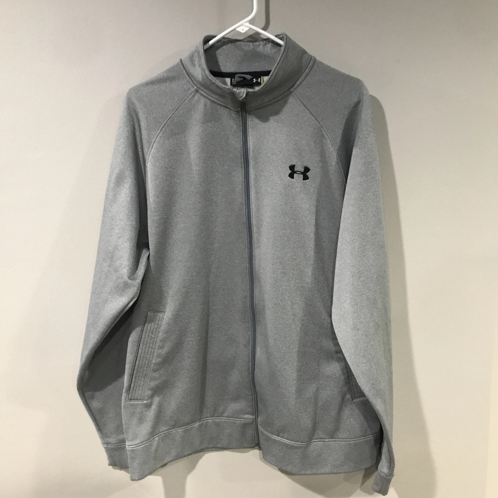 Under Armour Sweater Mens XL Gray Full Zip Sweatshirt Casual Outdoors
Opens in a new window or tab