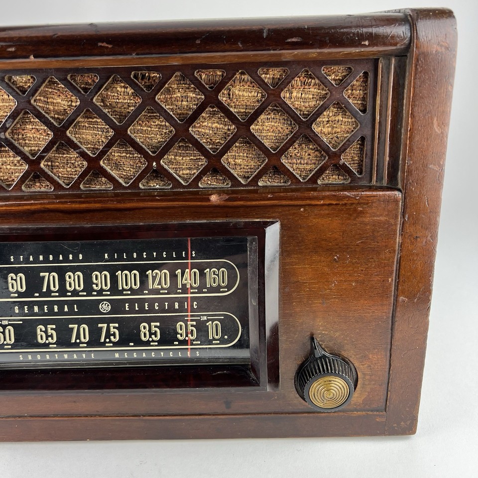 Vintage 1946 General Electric Model 221 Musaphonic Wooden Tabletop Tube ...