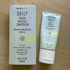 Trader Joe's Daily Facial Mineral Sunscreen SPF 40 Broad Spectrum Oil-Free 1.7