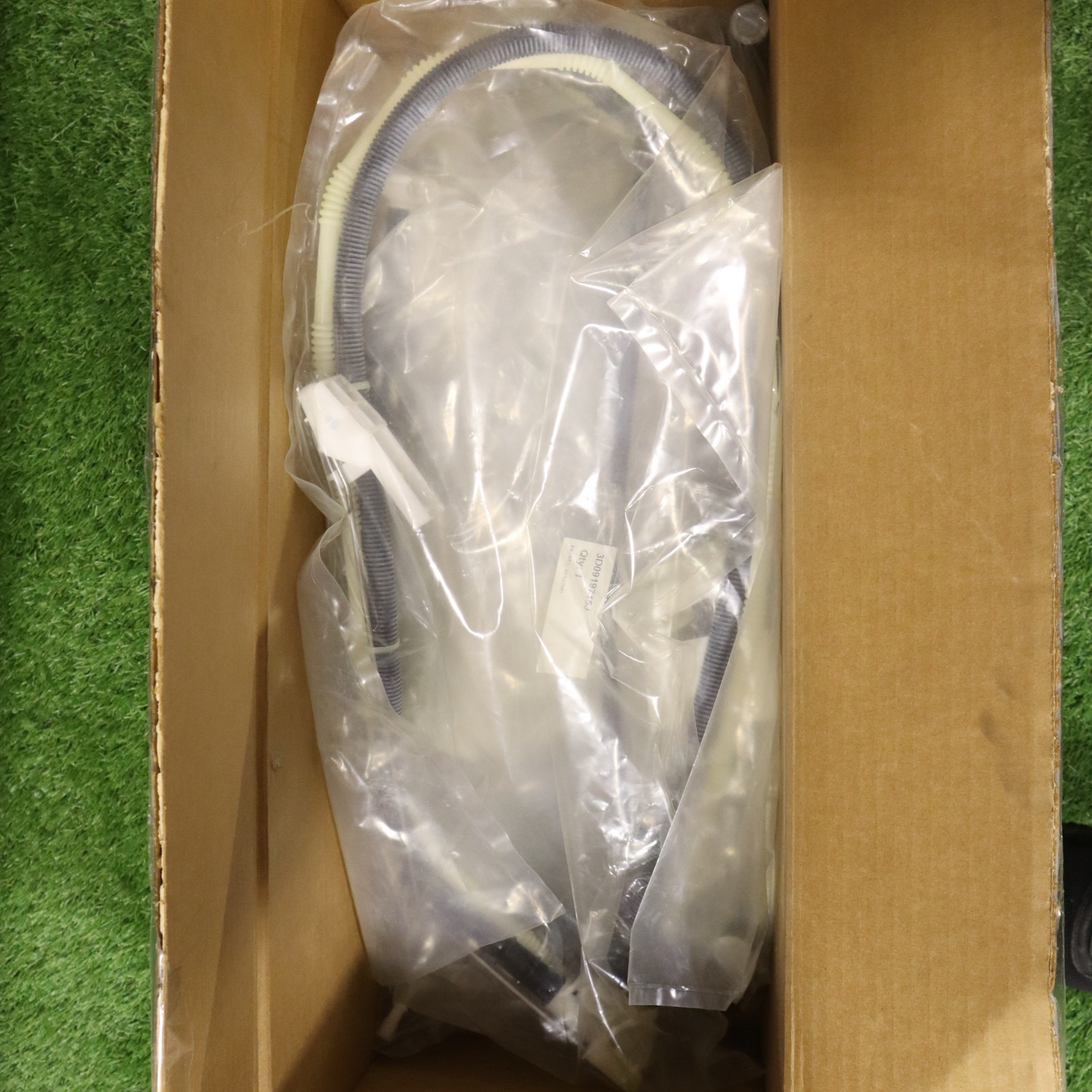 New Bentley Fuel Tank Components Kit  3W0298861