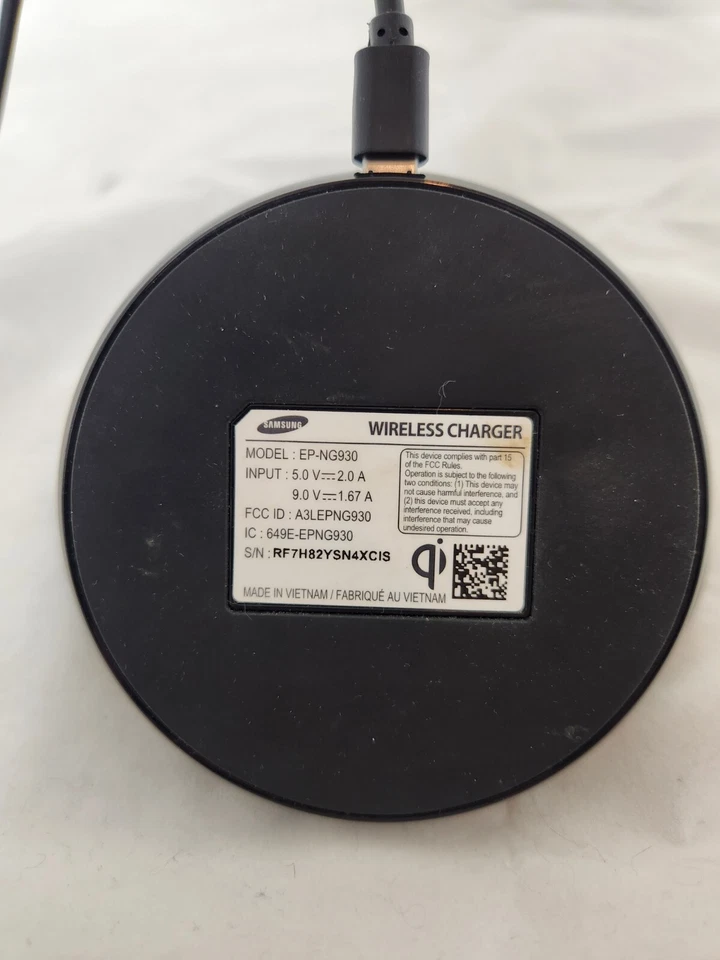 Samsung EP-NG930 FastCharge Wireless Charger. Only used 1 month. Great Condition - Image 3 of 4