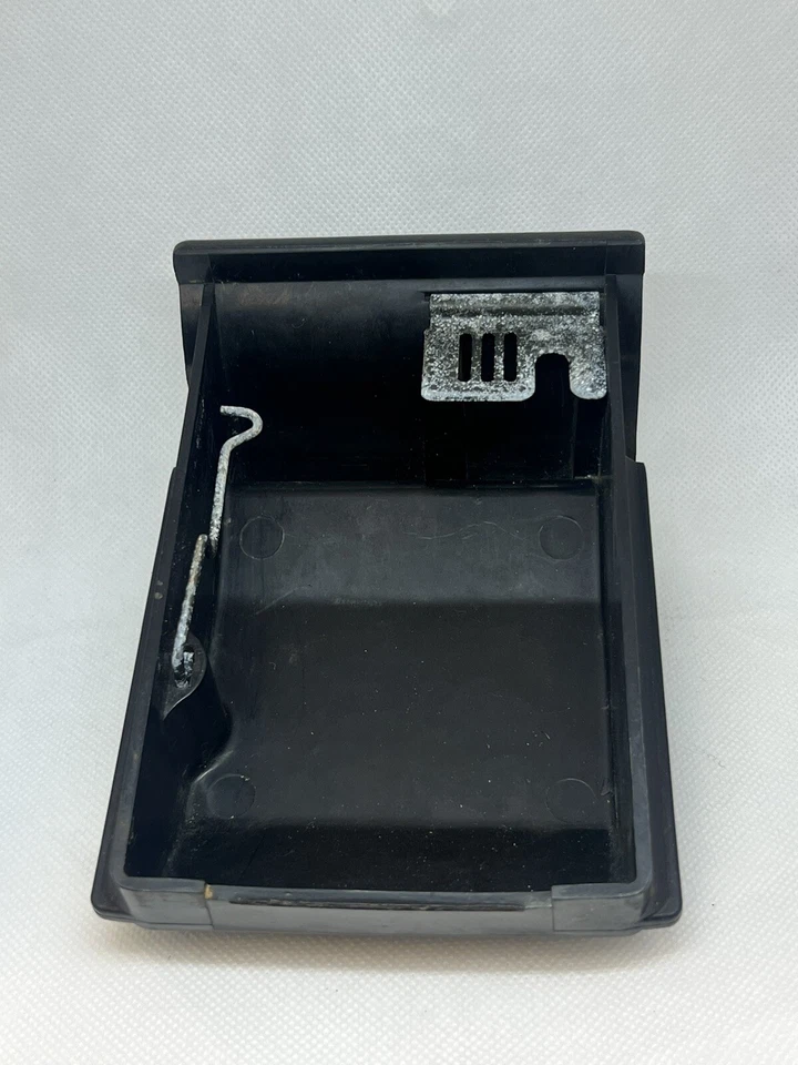 Cenicero OEM Datsun 510 1600 Bluebird original limpio usado Foto 2 de 4