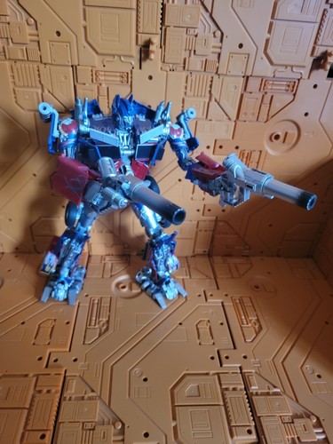 Red Blue MPM LT02 LEGENDARY TOYS LT 02 MASTERPIEC Optimus Prime Action Figure - Picture 3 of 4