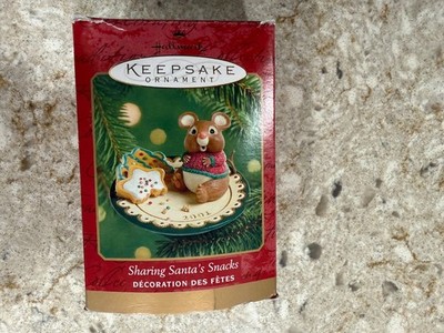 Hallmark Keepsake '' Sharing Santa's Snacks'' 2001 Christmas Ornament w/Box - Mint