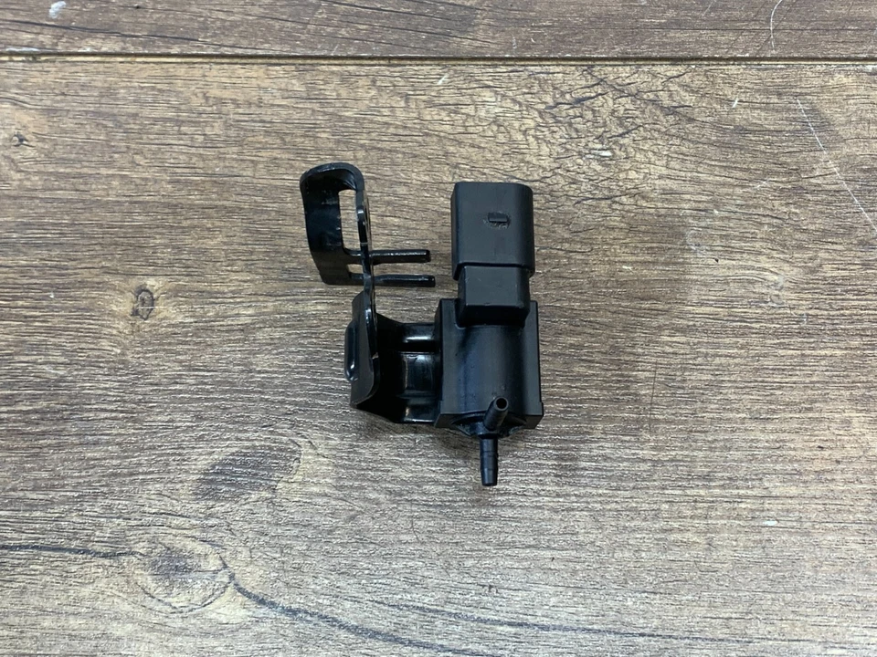 Electroválvula de purga de vacío EGR 2012-2018 motor 2,0 L 037-906-283-C Foto 2 de 4