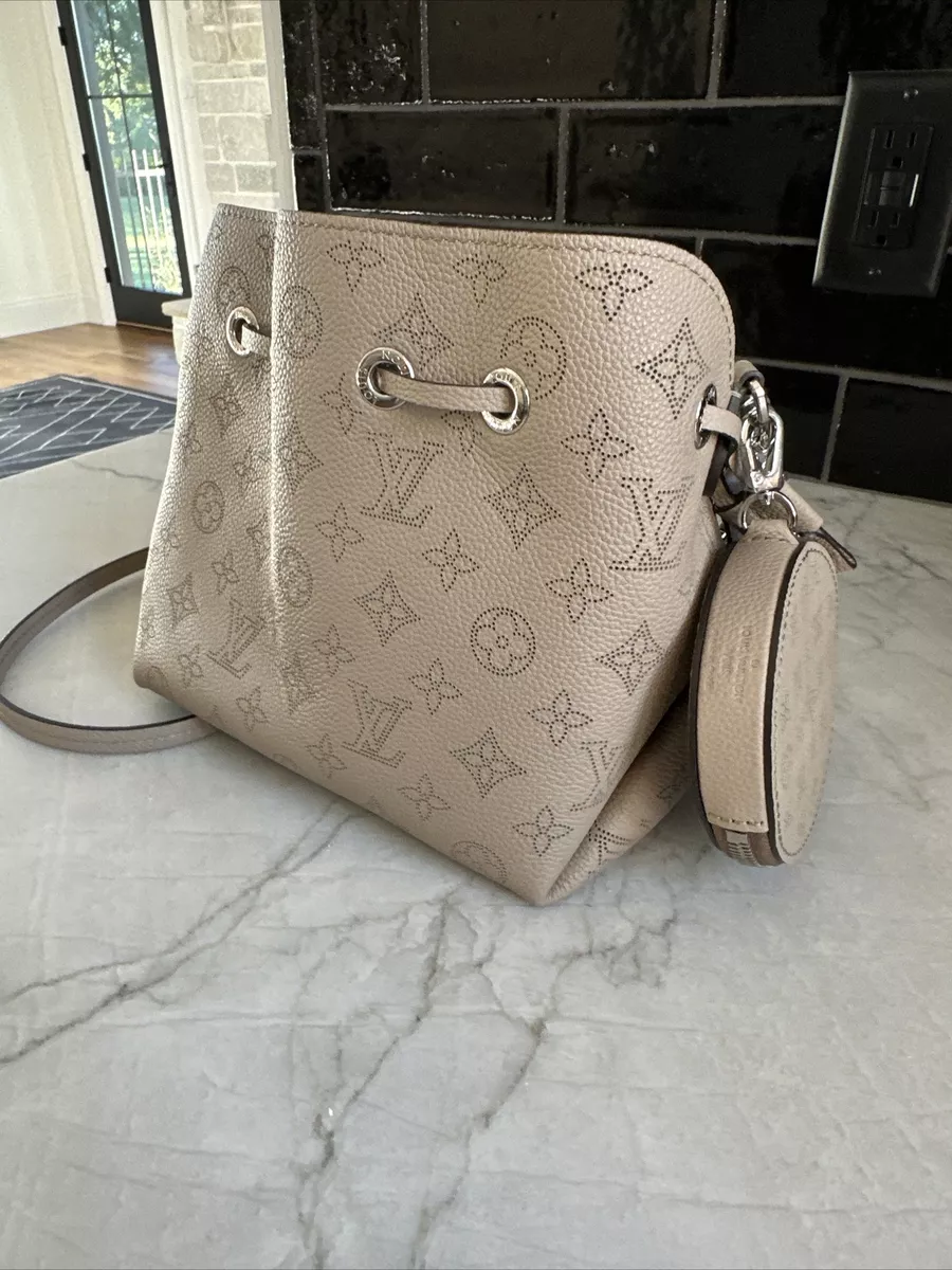 Louis Vuitton - Bella Bucket Bag - Beige - Leather - Women - Luxury