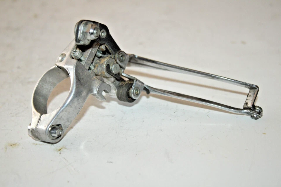 Тройной передний переключатель Suntour серебристый 26,8 мм с зажимом снизу тяга грузоотправитель США - Изображение 4 из 4