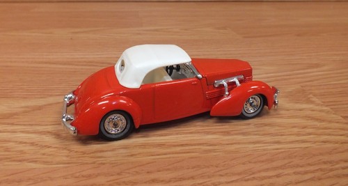 Genuine Matchbox (812) Yesteryear 1937 Cord Red And White Collectible Toy Car - Picture 5 of 7