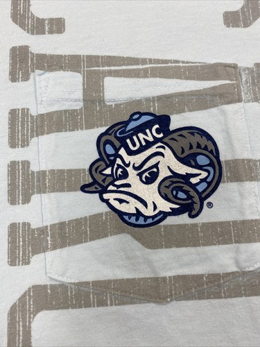 UNIVERSITY OF NORTH CAROLINA TAR HEELS Men's Pocket Tee Shirt Large Licensed NWT - Picture 2 of 5