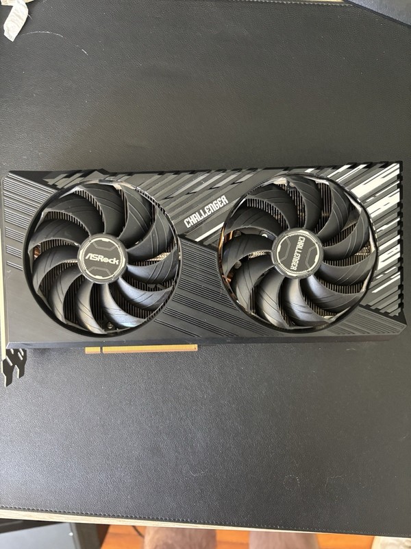 ASRock Radeon RX 7800 XT(16 GB of VRam)