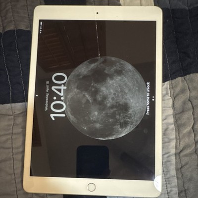 Apple iPad 7th Gen 128GB WiFi 10.2  Space Gray   Tested, Works Great