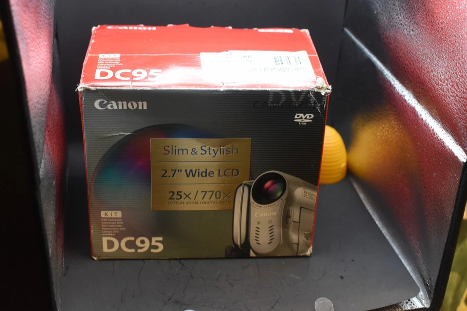 Canon DC95 DVD Camcorder 20x Zoom DIGIC DV Retro Digital Video + Boxed Accs - Image 2 of 4