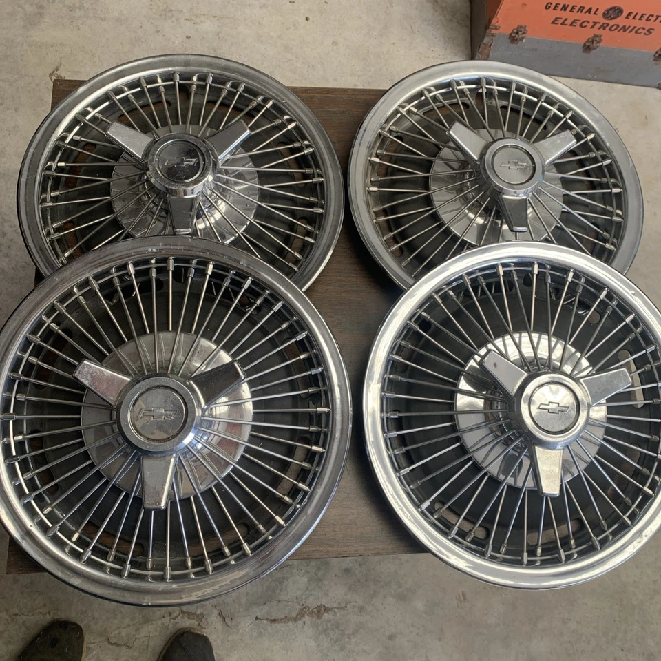 4 VINTAGE 1965 1966 CHEVY CHEVROLET IMPALA CAPRICE CORVAIR HUBCAPS WHEEL COVERS - Image 2 of 4