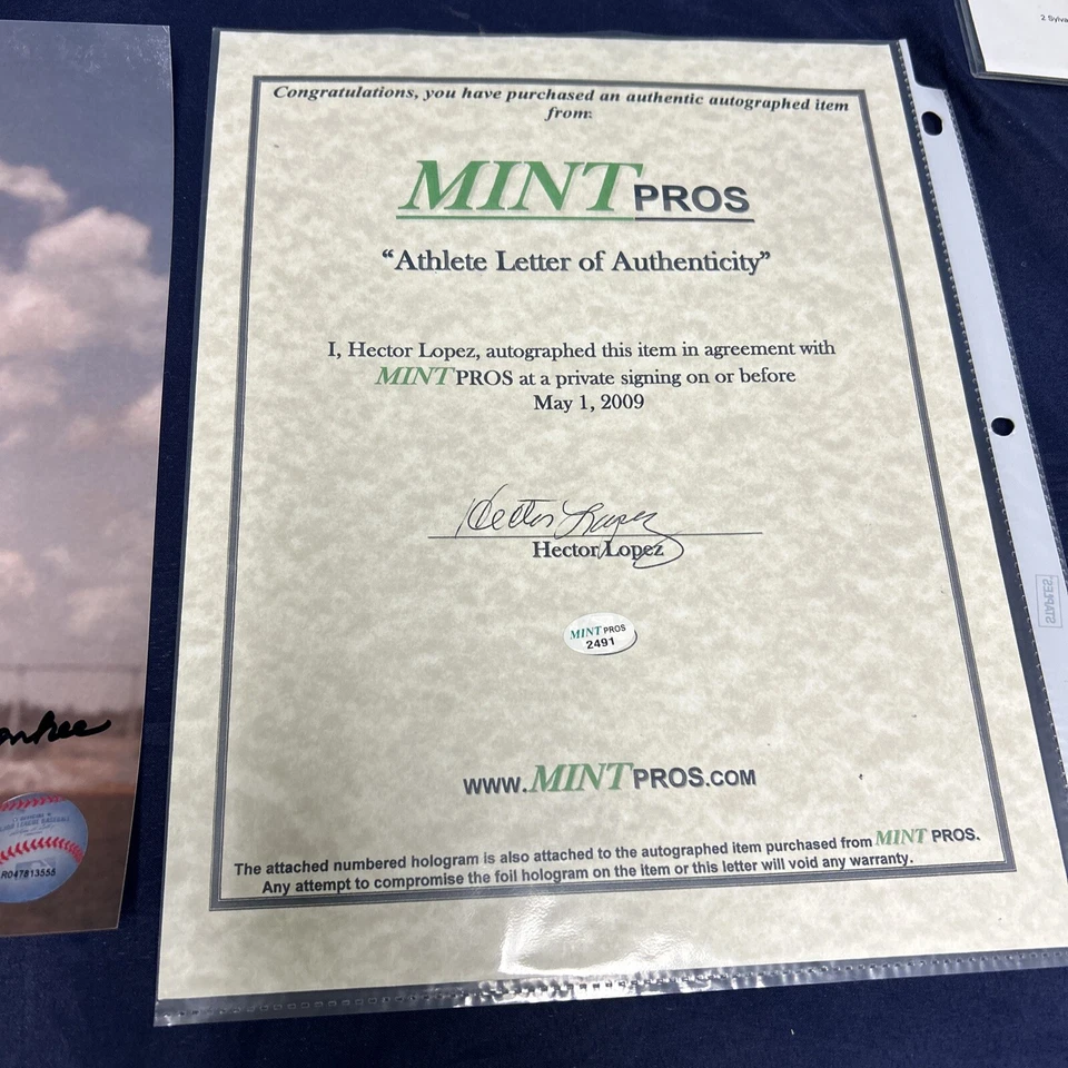 AUTHENTIC NEW YORK YANKEES HECTOR LOPEZ HAND SIGNED 8X10 PHOTO - Image 2 of 3