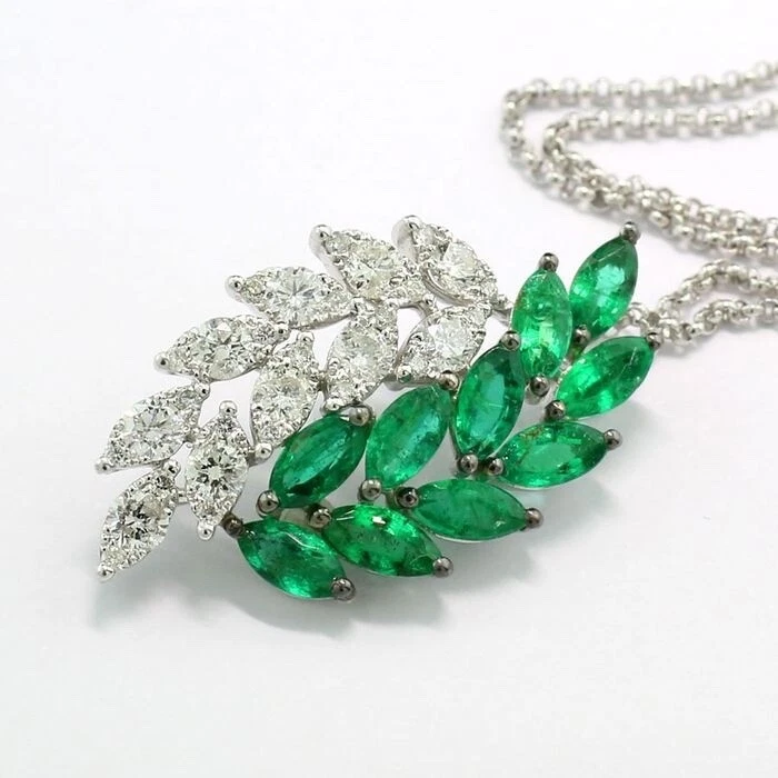 Smaragd-Brillant-Collier 750-Gold Lorbeer Wert 5.260 € Schmuck für Siegertypen