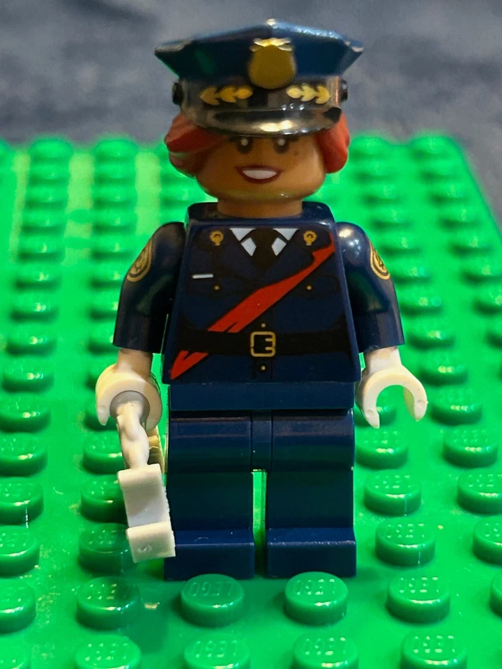 Lego Batman Movie BARBARA GORDON Series 1 Minifigure CMF 71017 DC Justice League - Image 2 of 2